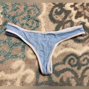Blue and white thong🤍💙